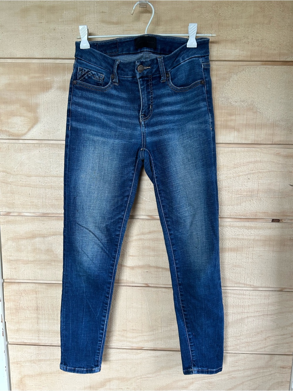 Buckle Black Fit 53 Women's Mid-Rise Skinny Jeans in Dark Blue Size 24x27